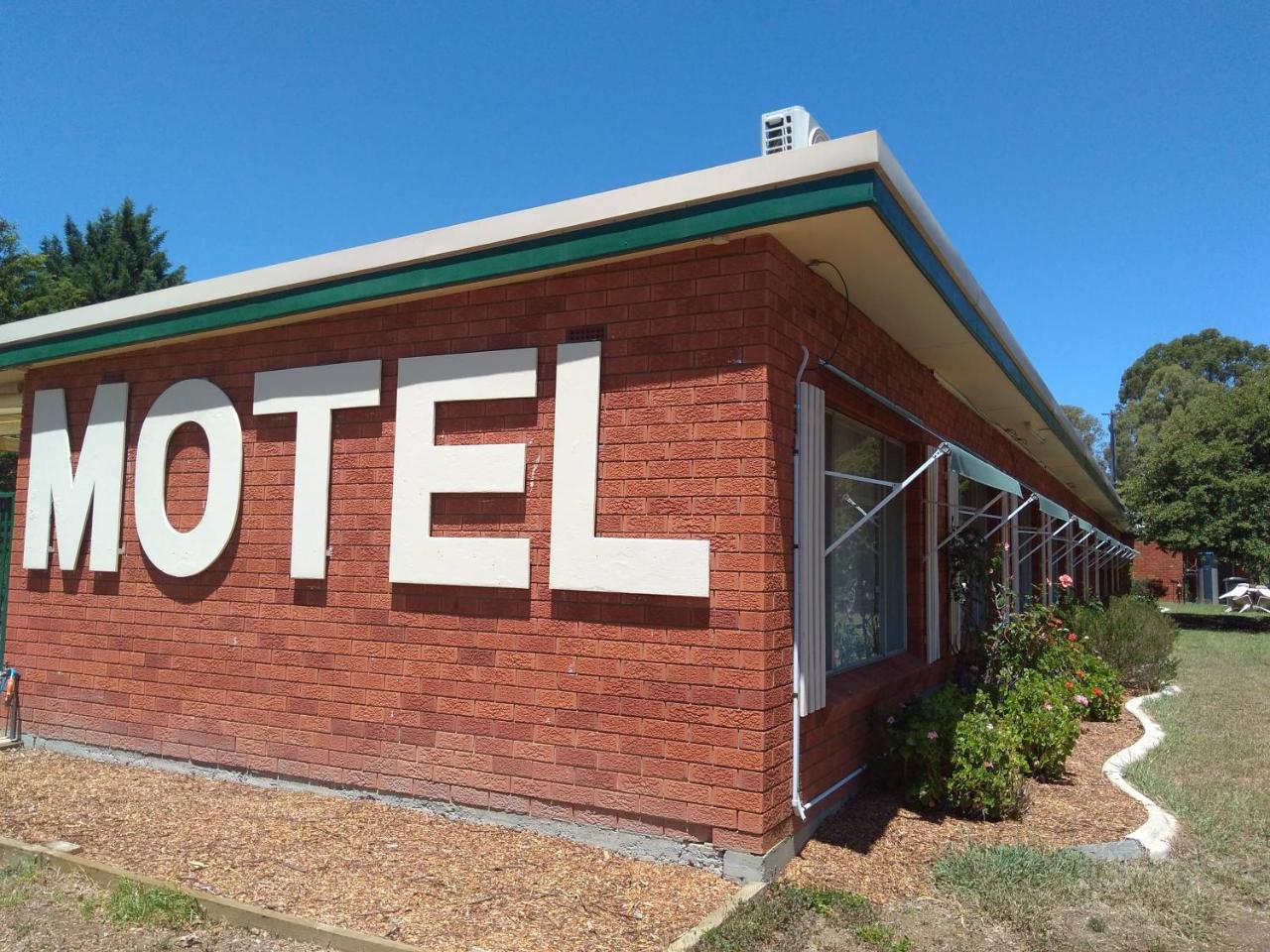 Armidale Rose Villa Motel ภายนอก รูปภาพ